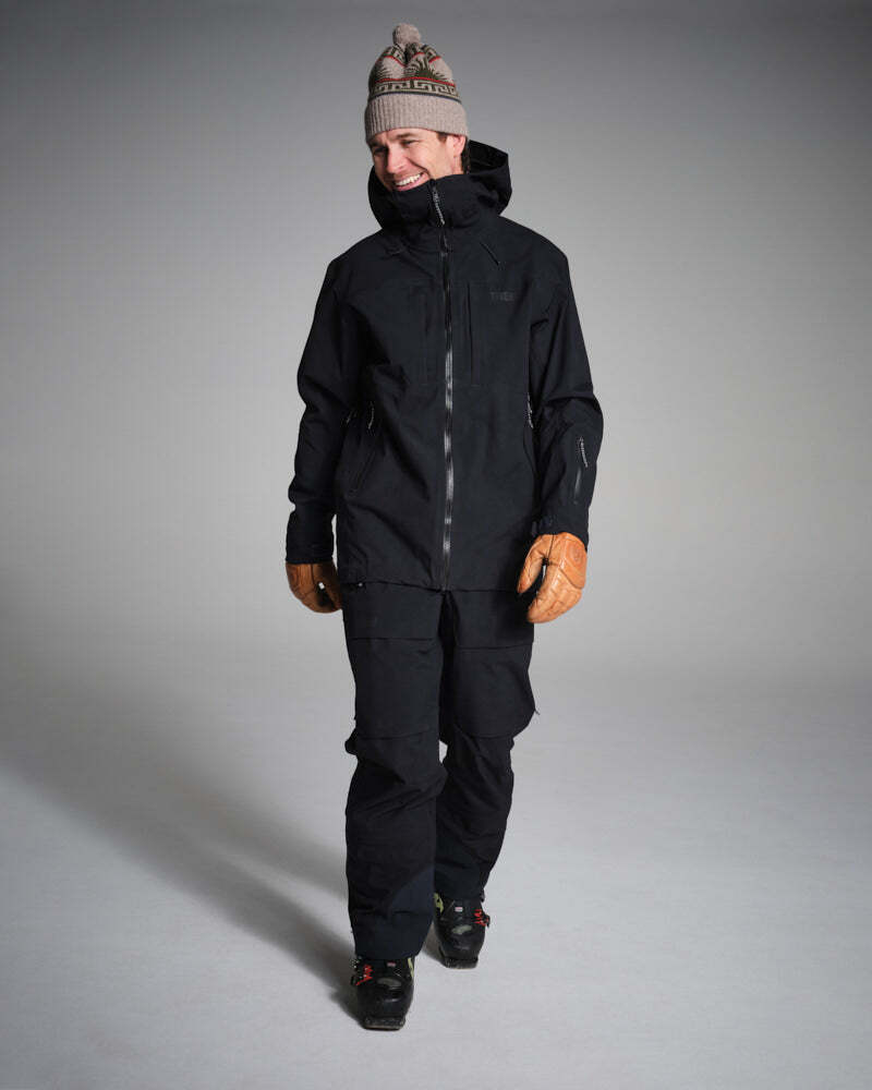 着用サイズ M／身長: 185cm／体重: 82kg／胸囲: 94cm／ウエスト: 86cm