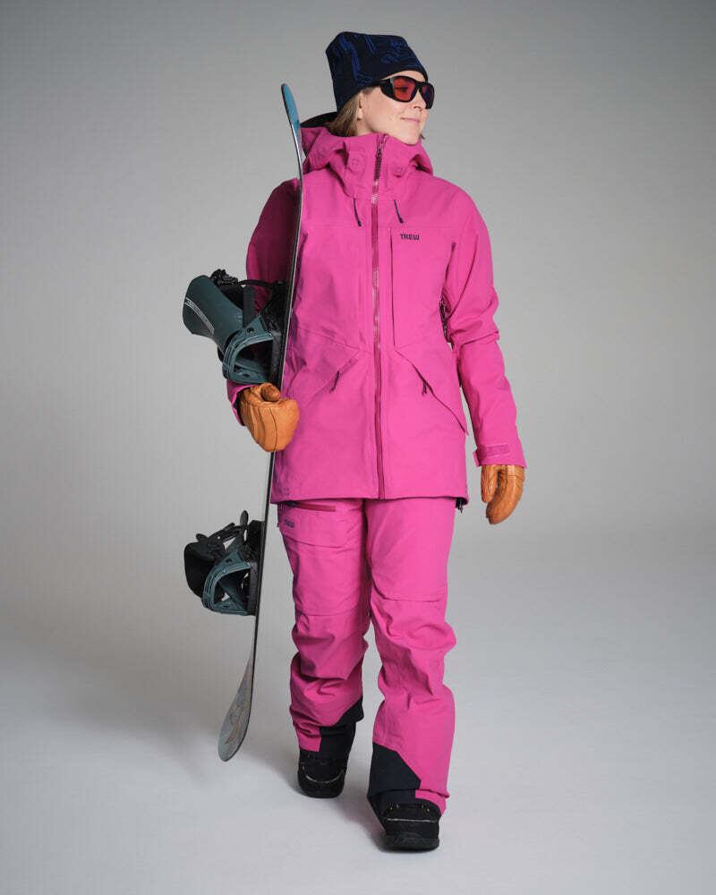 着用サイズ  M／身長: 163cm／体重: 61kg／胸囲: 91cm／ウエスト: 74cm