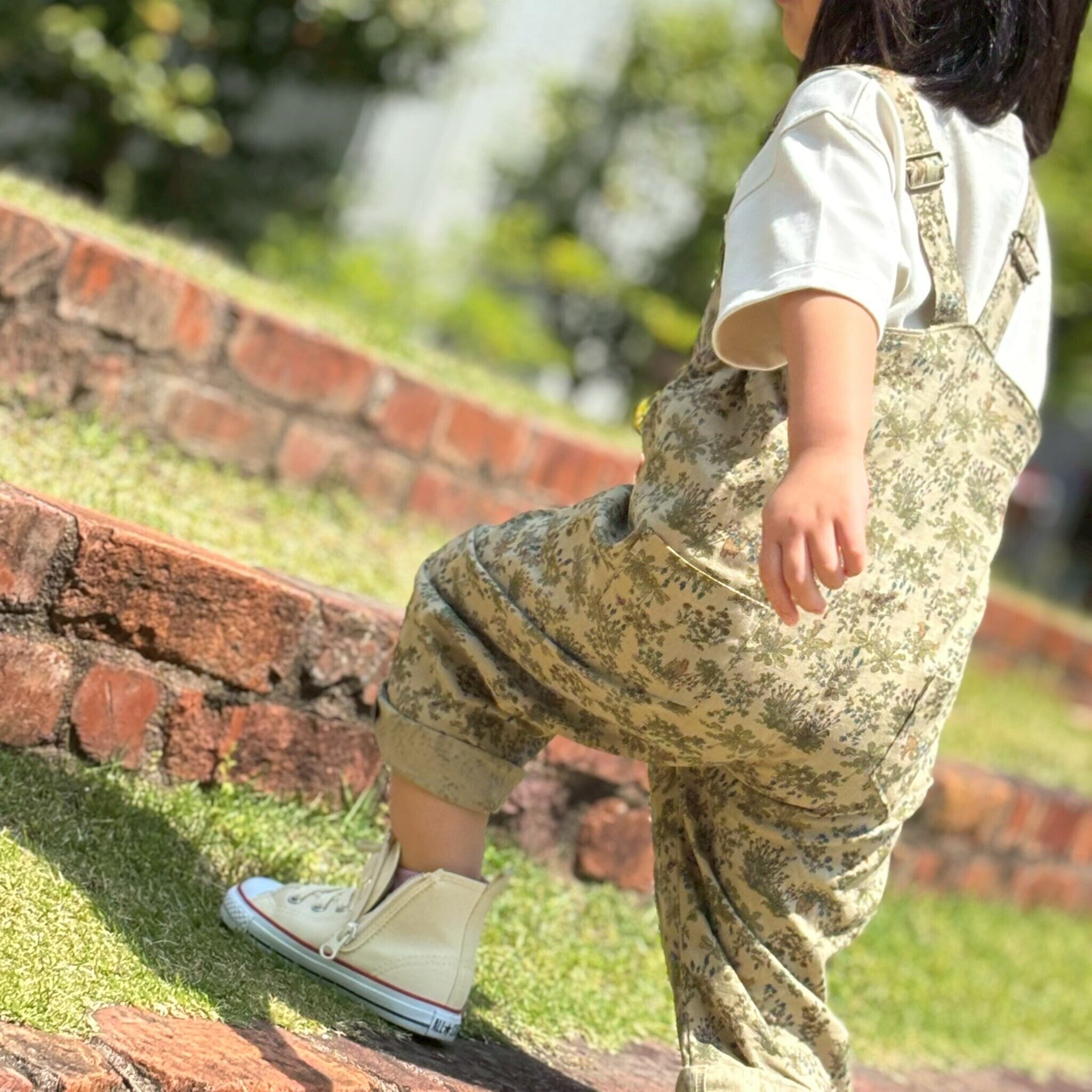 作品例　サロペットパンツ