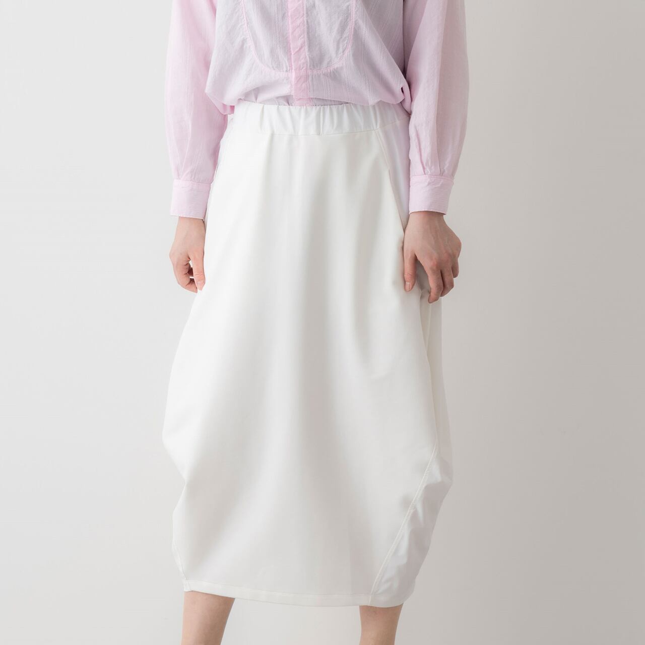 モデル身長166㎝ サイズ40着用