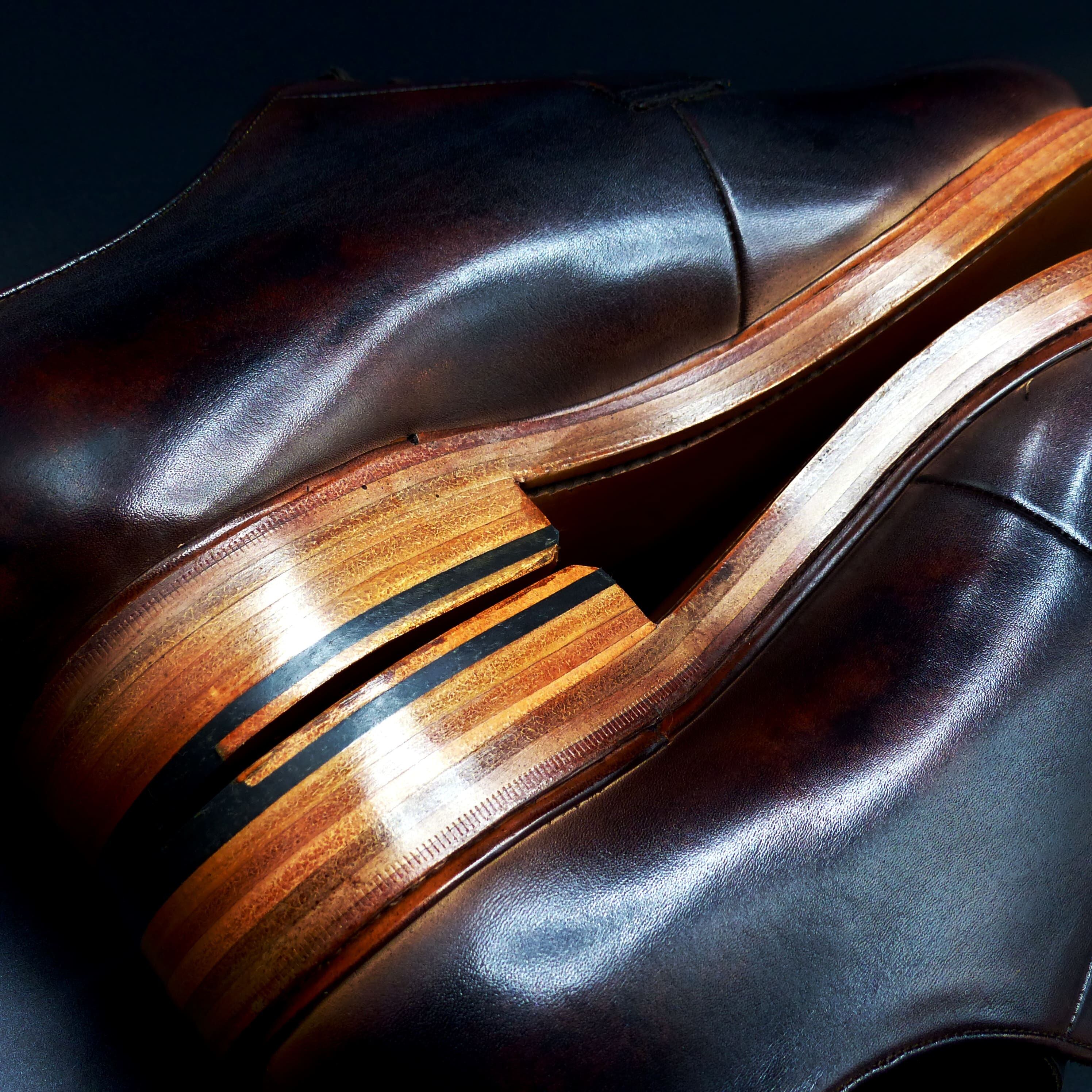 ヒールもレザー積み上げと超豪華♪