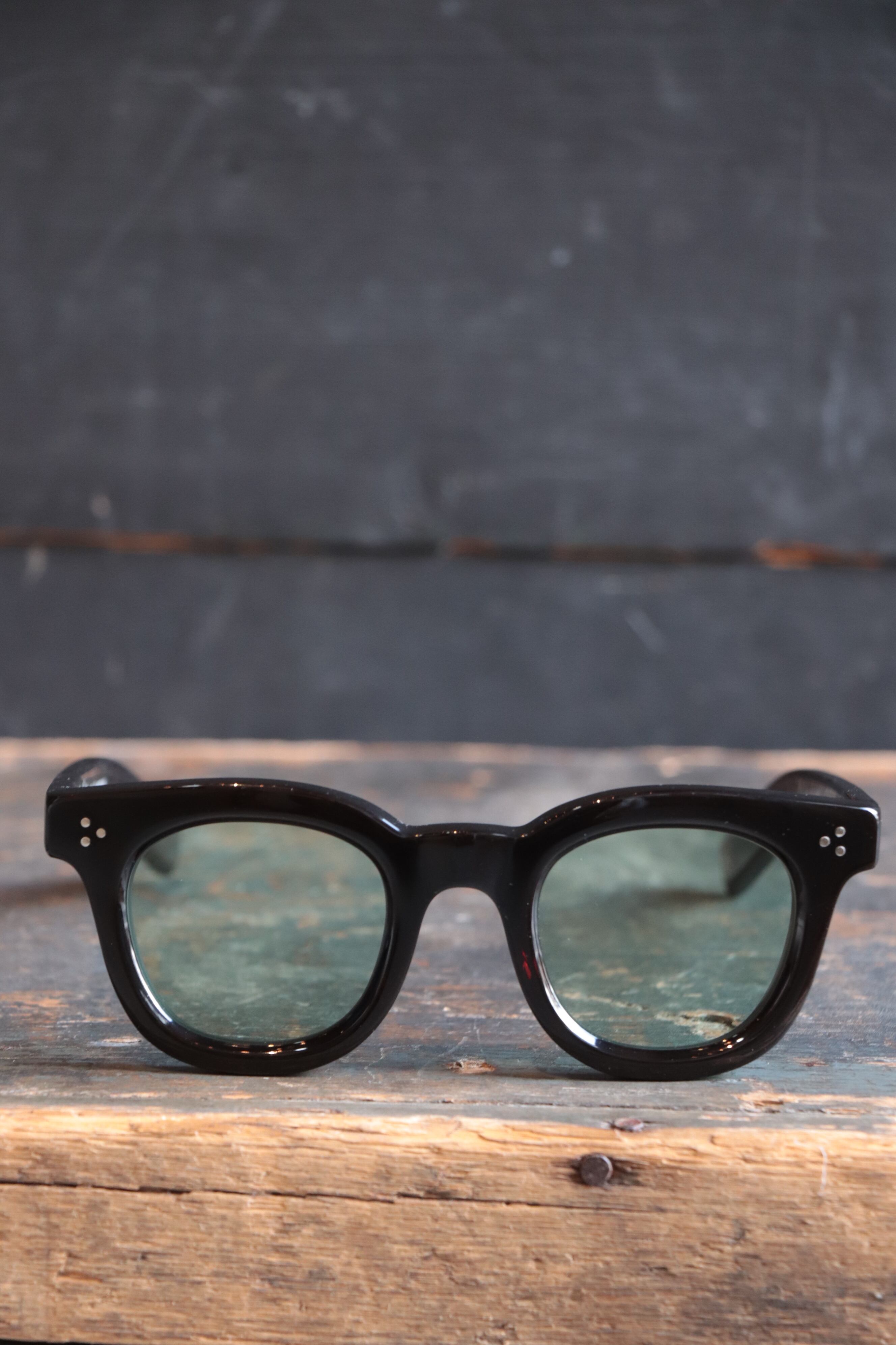 ダークブラウン×グリーン