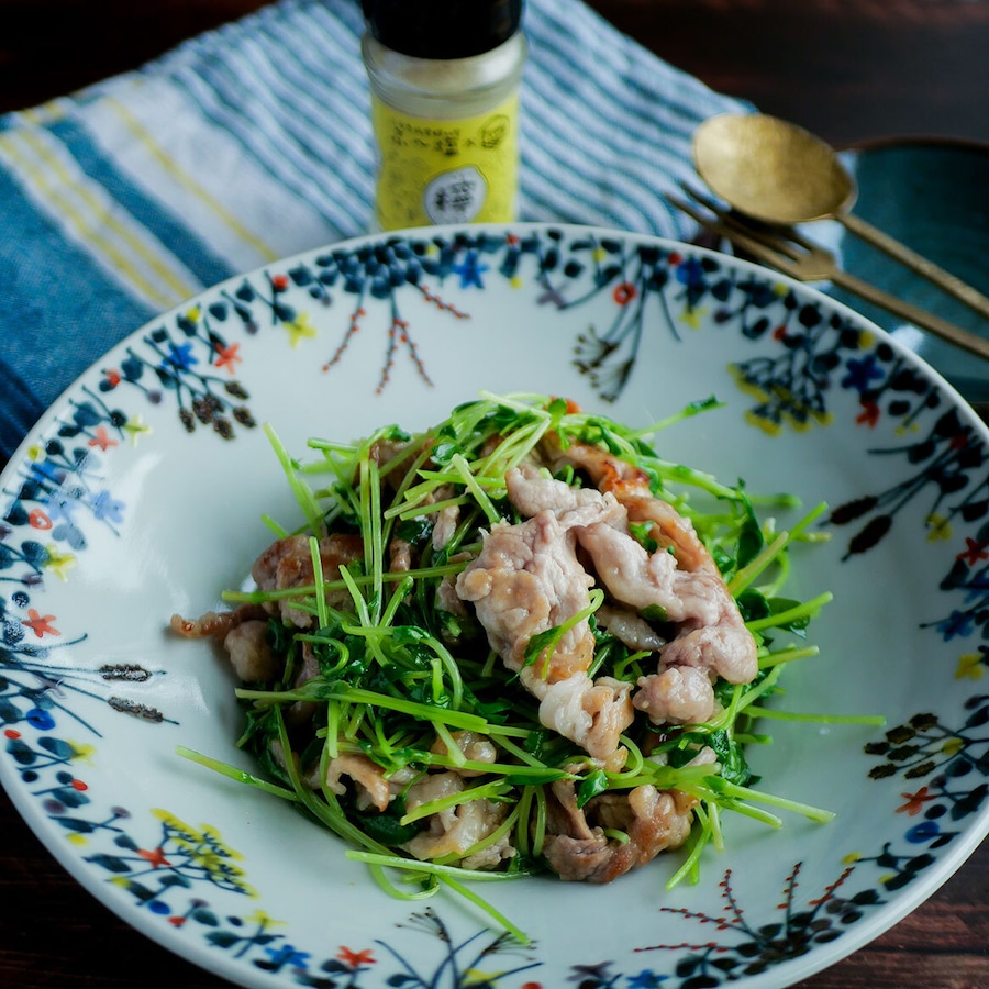 【和・レモン】豚コマ肉と豆苗の炒め物