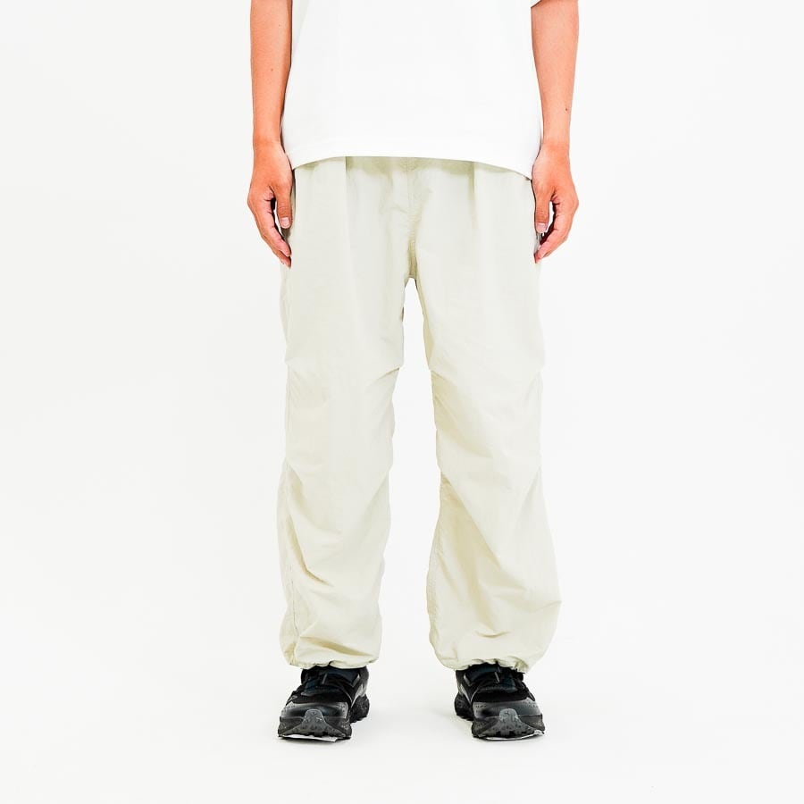 Size 4 White 男性 177cm 63kg