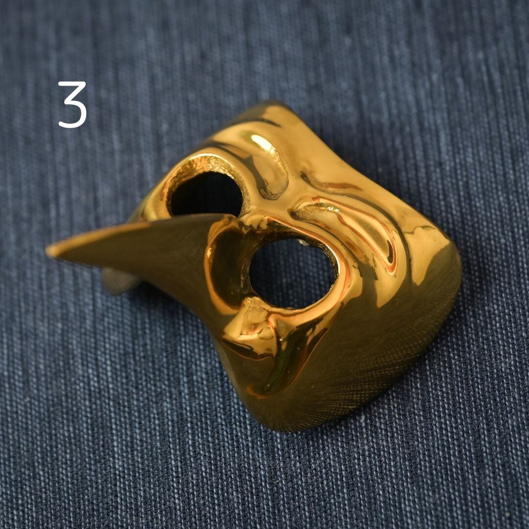 真鍮製 ベネチアンマスクの形の置物 個性的アイテム レア品 | チェコ