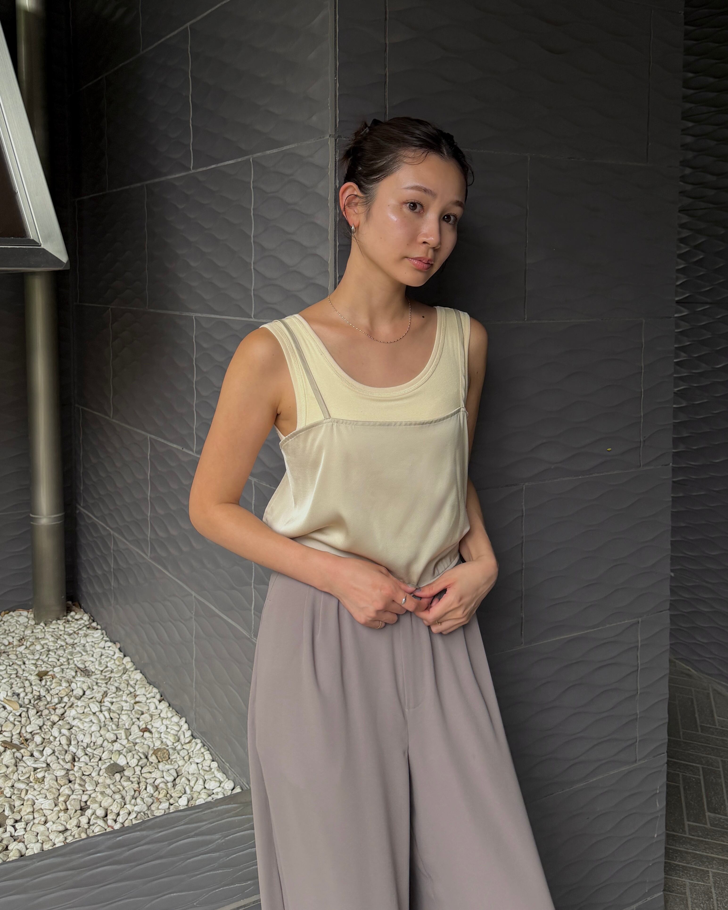 back cross satin camisole | quūi