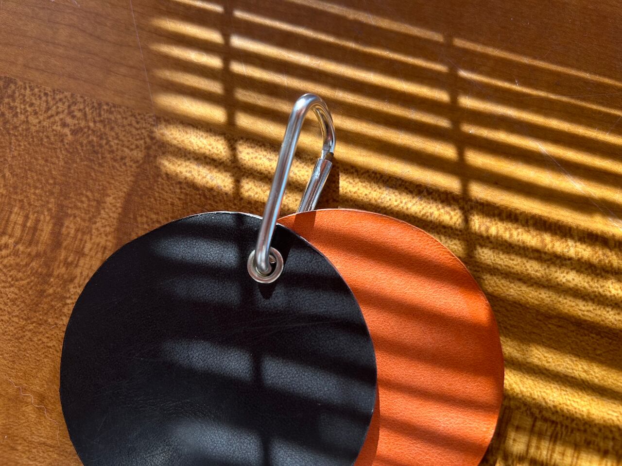 ※カラビナは付いてきません