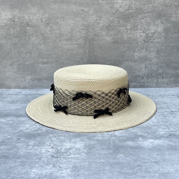 ライトベージュ