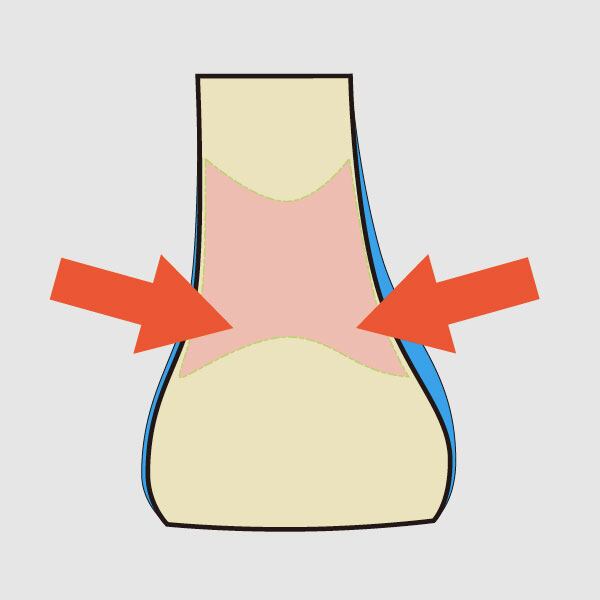 アキレス腱周りの側面を削り込み、よりフィット感とホールド感を高めています。