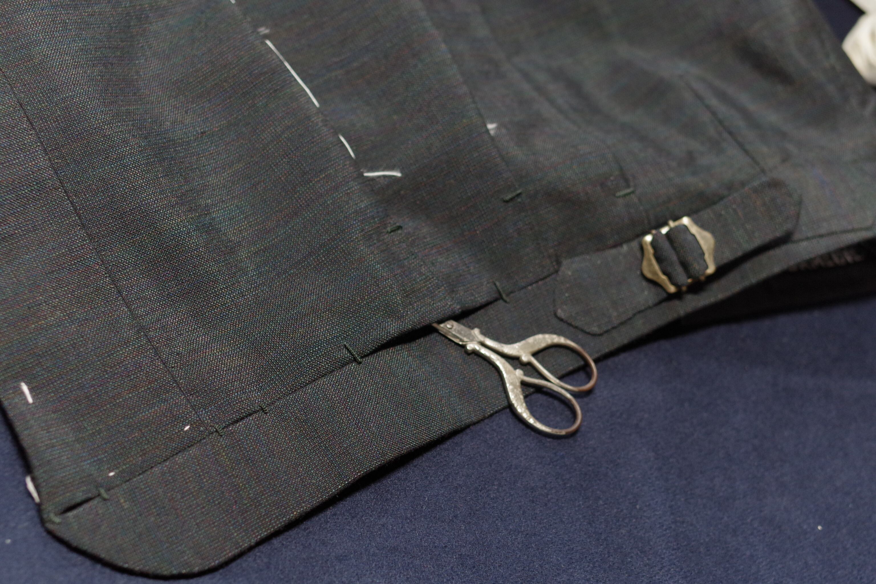 右腰にはにはコインポケットを