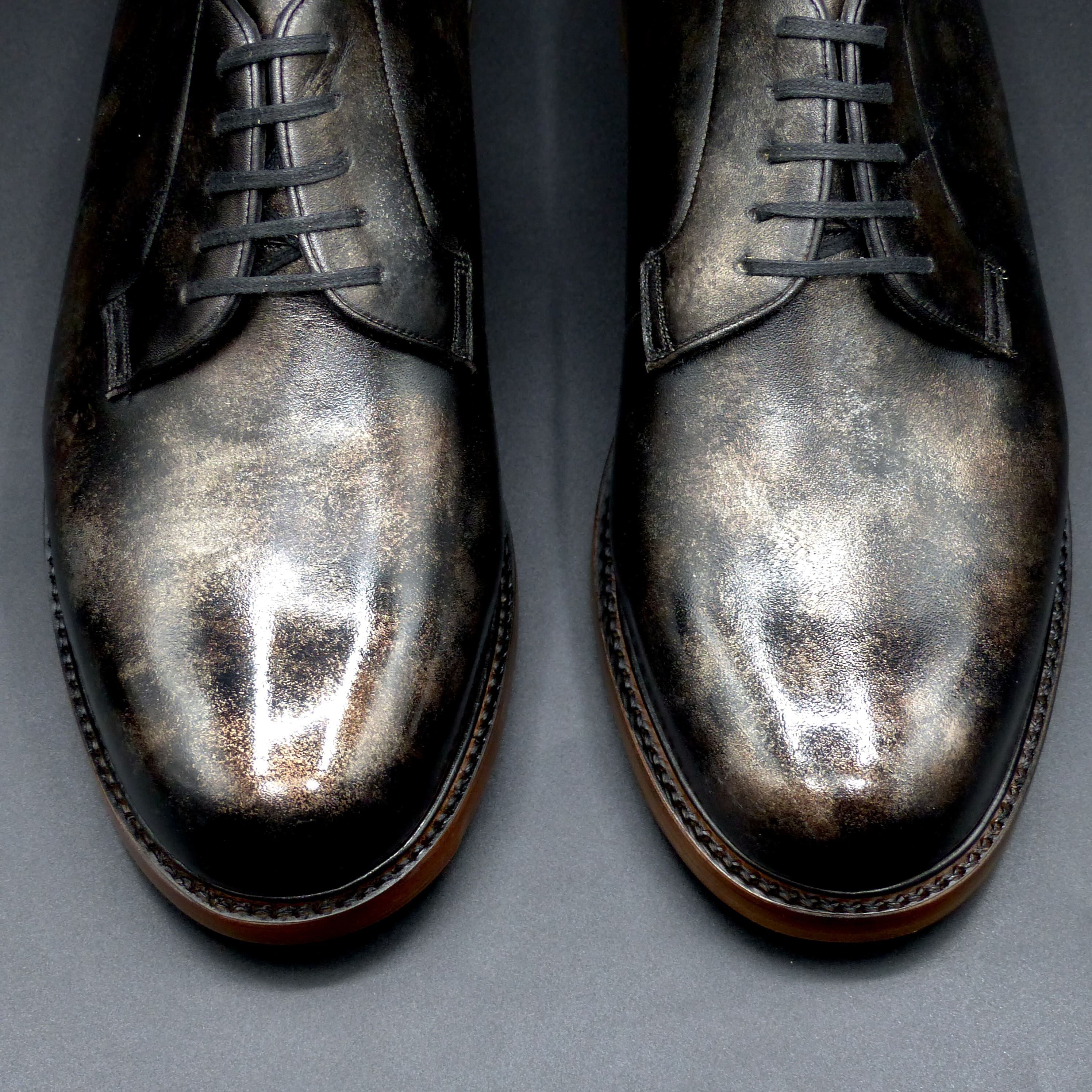 透明感のある鉄黒