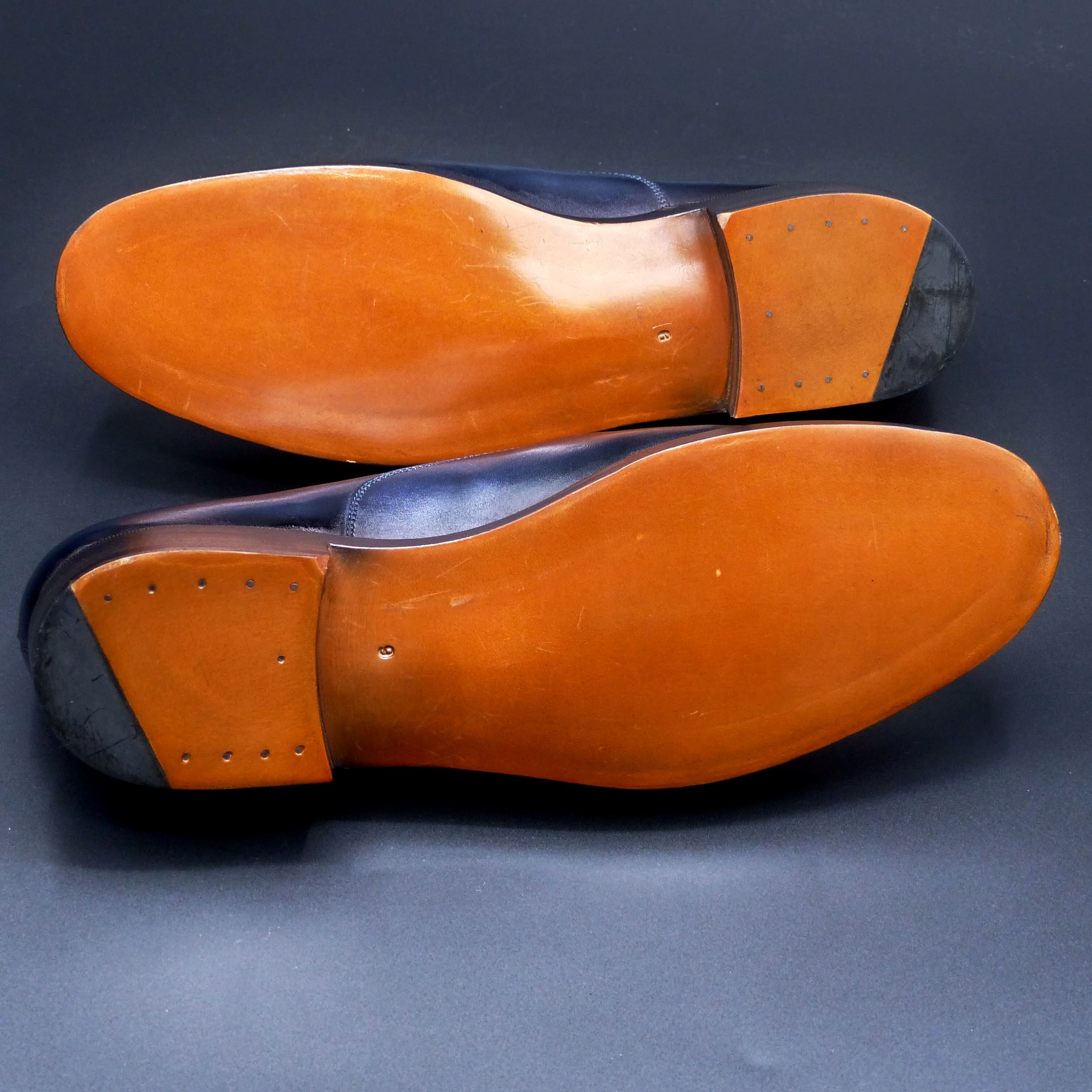 キメの細かい天然レザーWソール