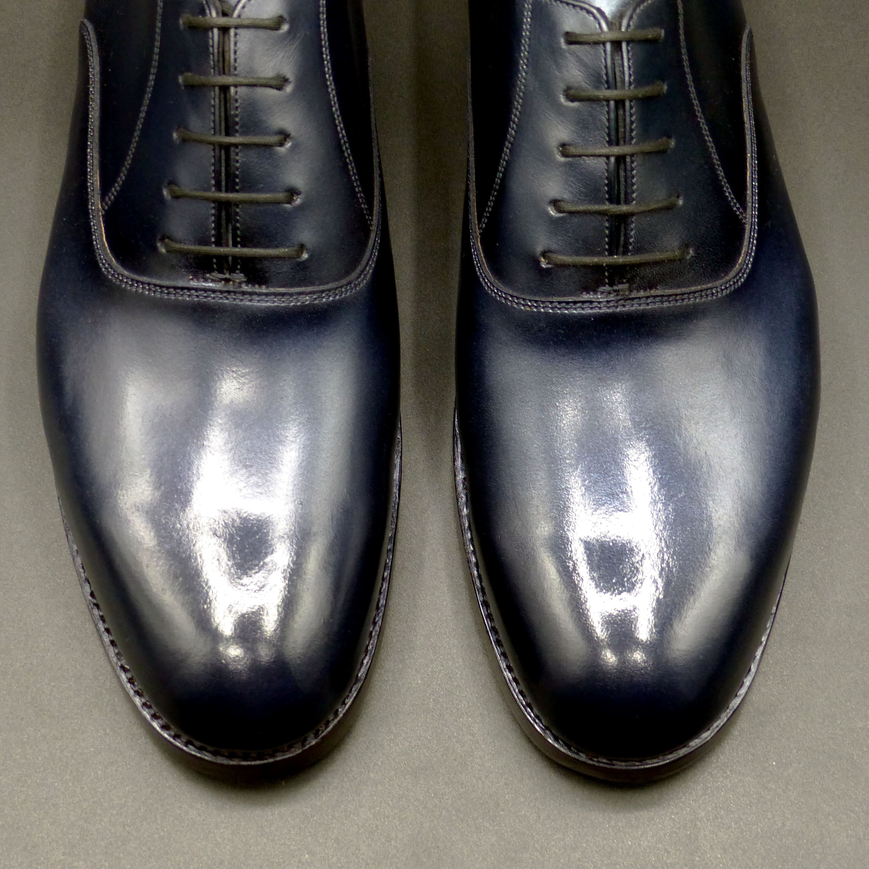 上品なフォルムの欧州調アーモンドトゥ