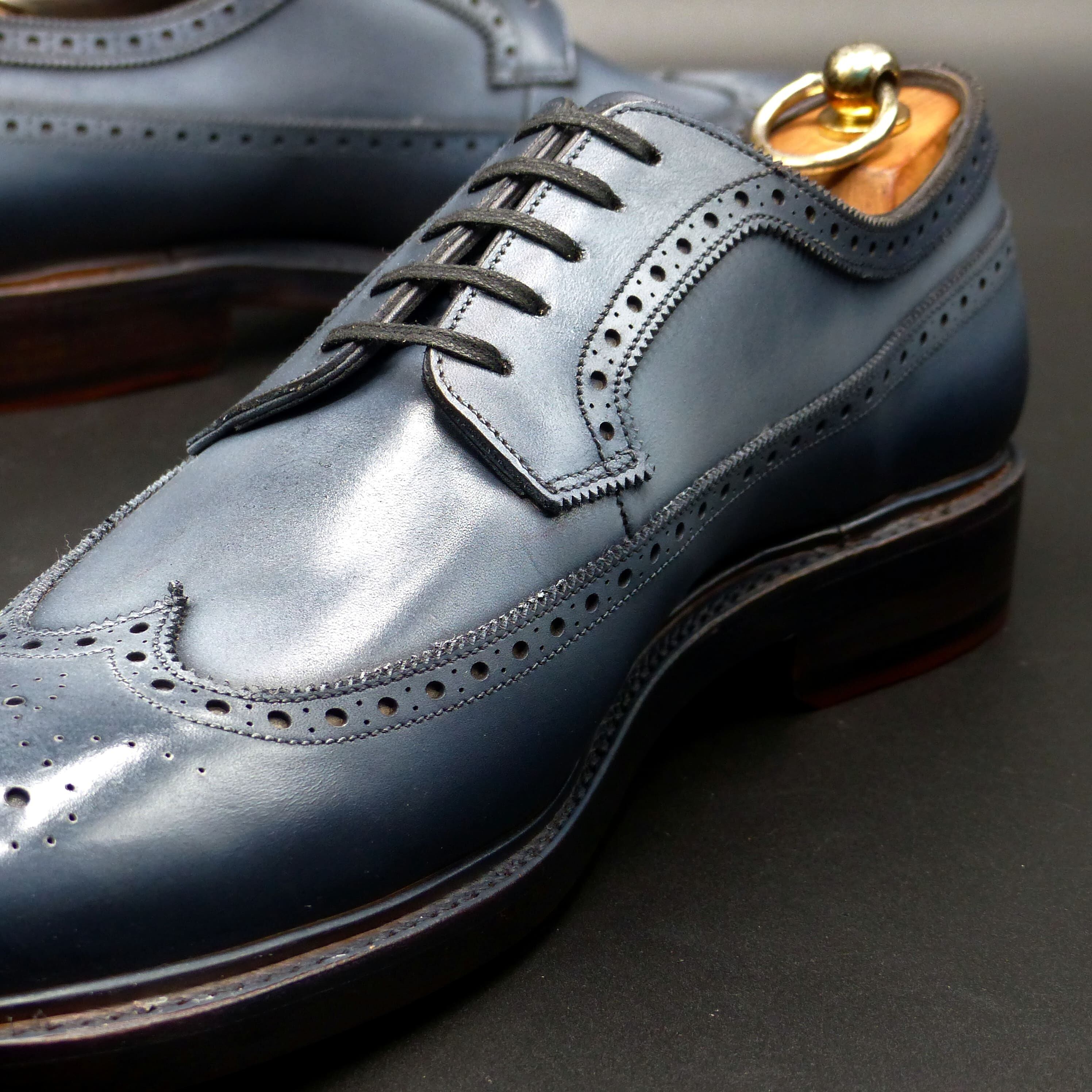 踏まずのくびれが美しい