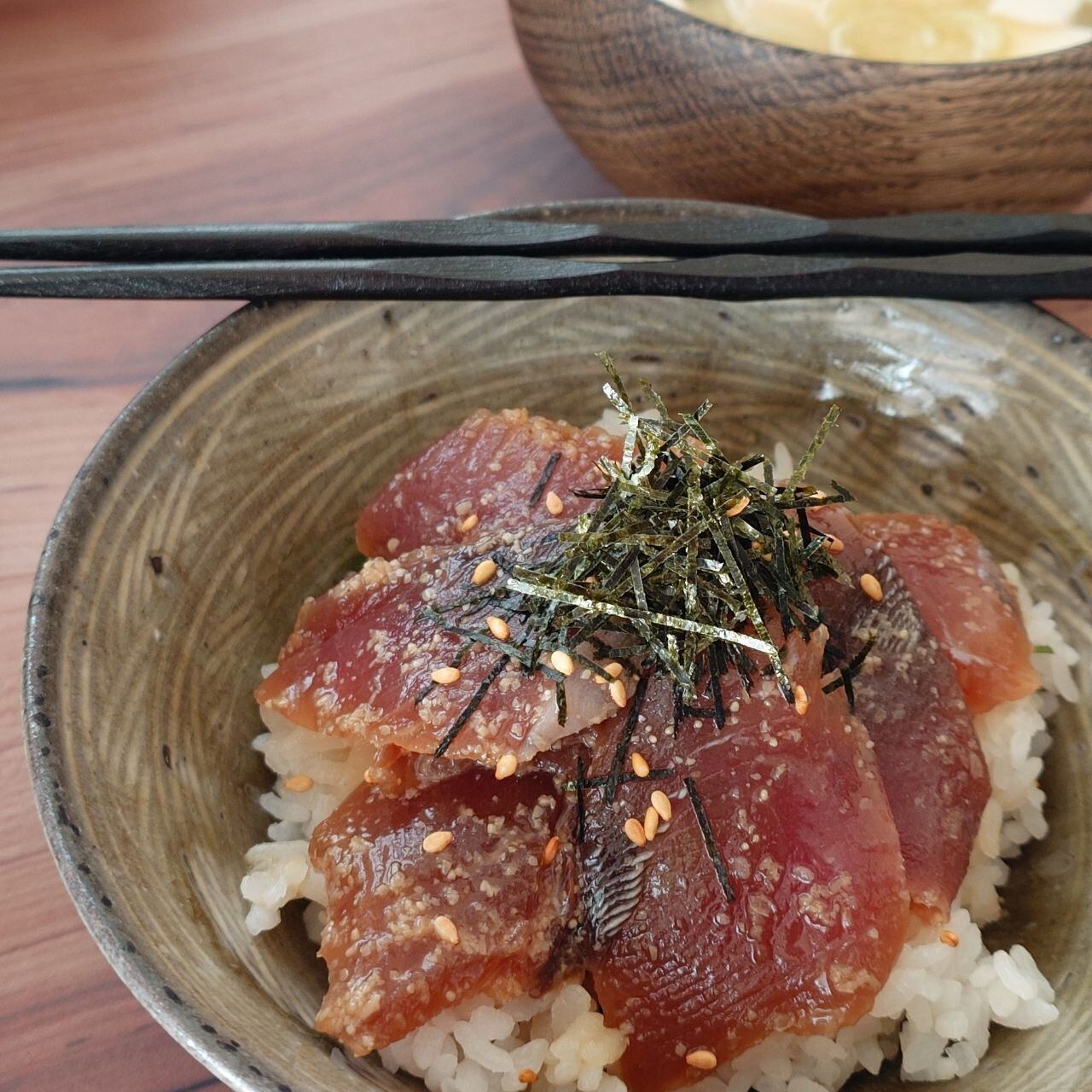 漬け丼の具 三陸産 カツオ ごまだれ 盛付例