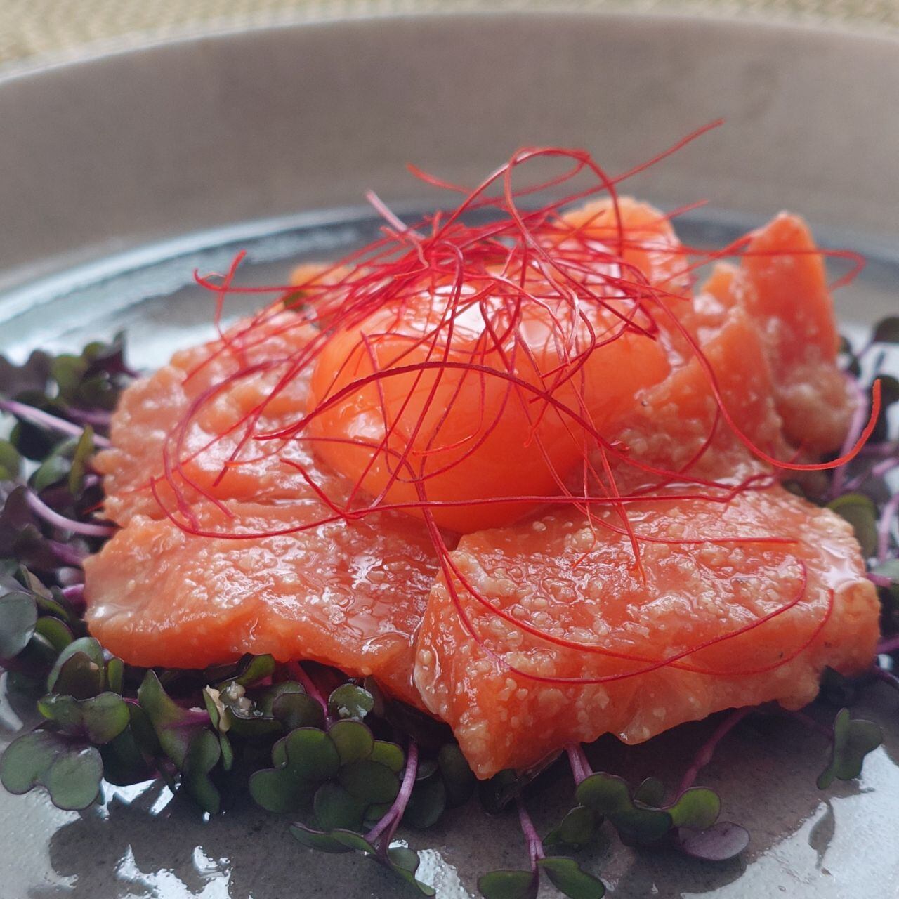 漬け丼の具　三陸産 活〆銀鮭サーモン ごまだれ アレンジ例4