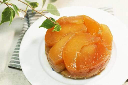 タルト・タタン（リンゴのキャラメル焼き）