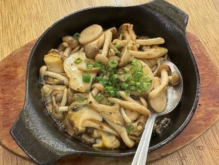 きのこのバター醤油ソテー