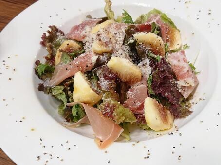 生ハムいちじくサラダ