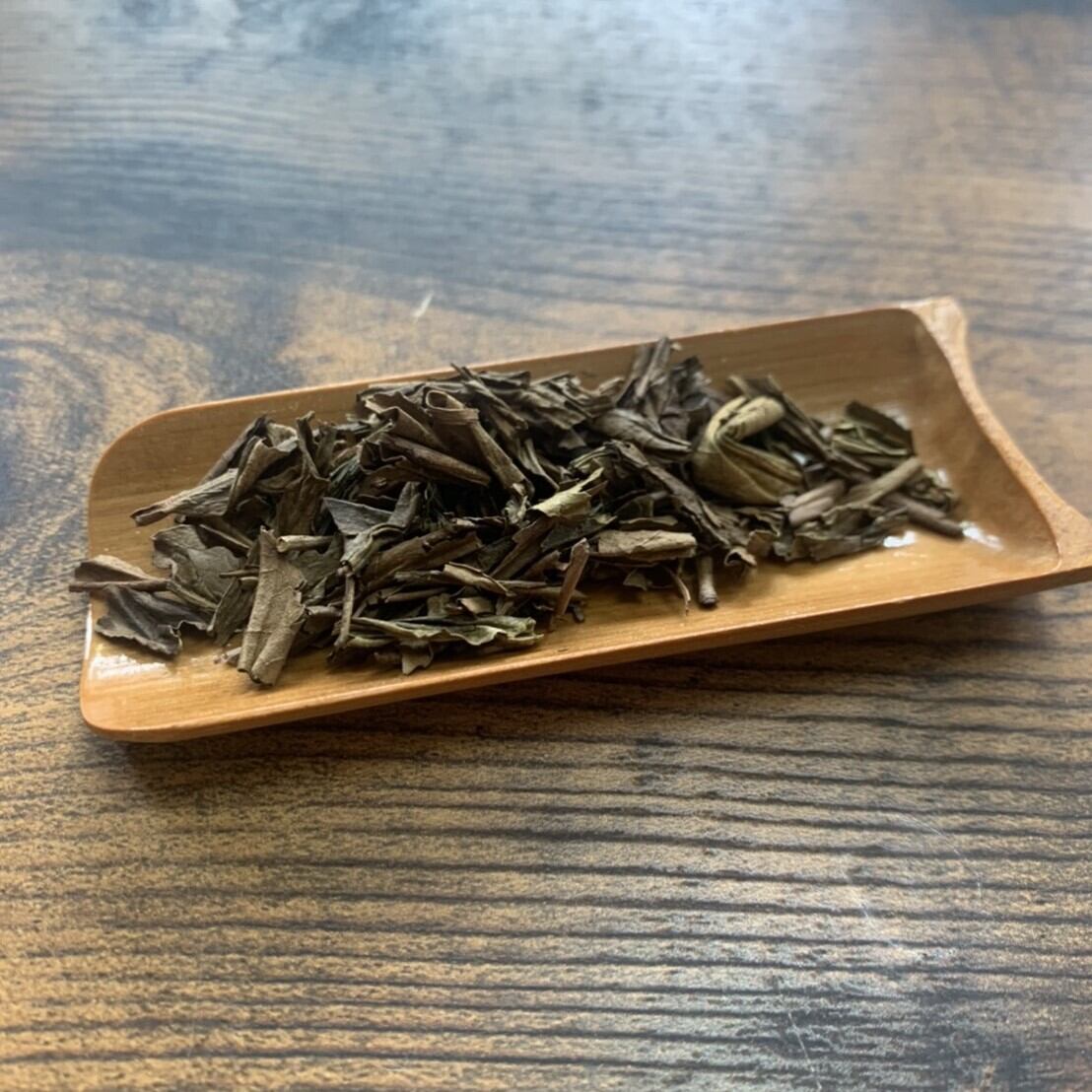 品質の良い一番茶の遅れ芽を香ばしく！