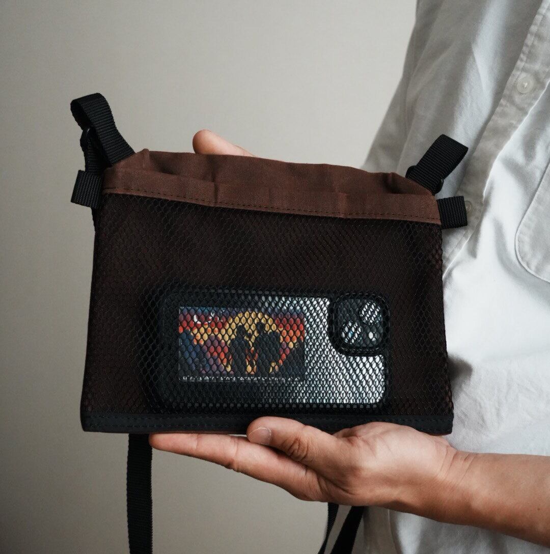 月燈り様オーダー☆帆布のサコッシュ CRAFTMAN サコッシュ Large / Brown(帆布/富士金梅/登山/日本製) | 山