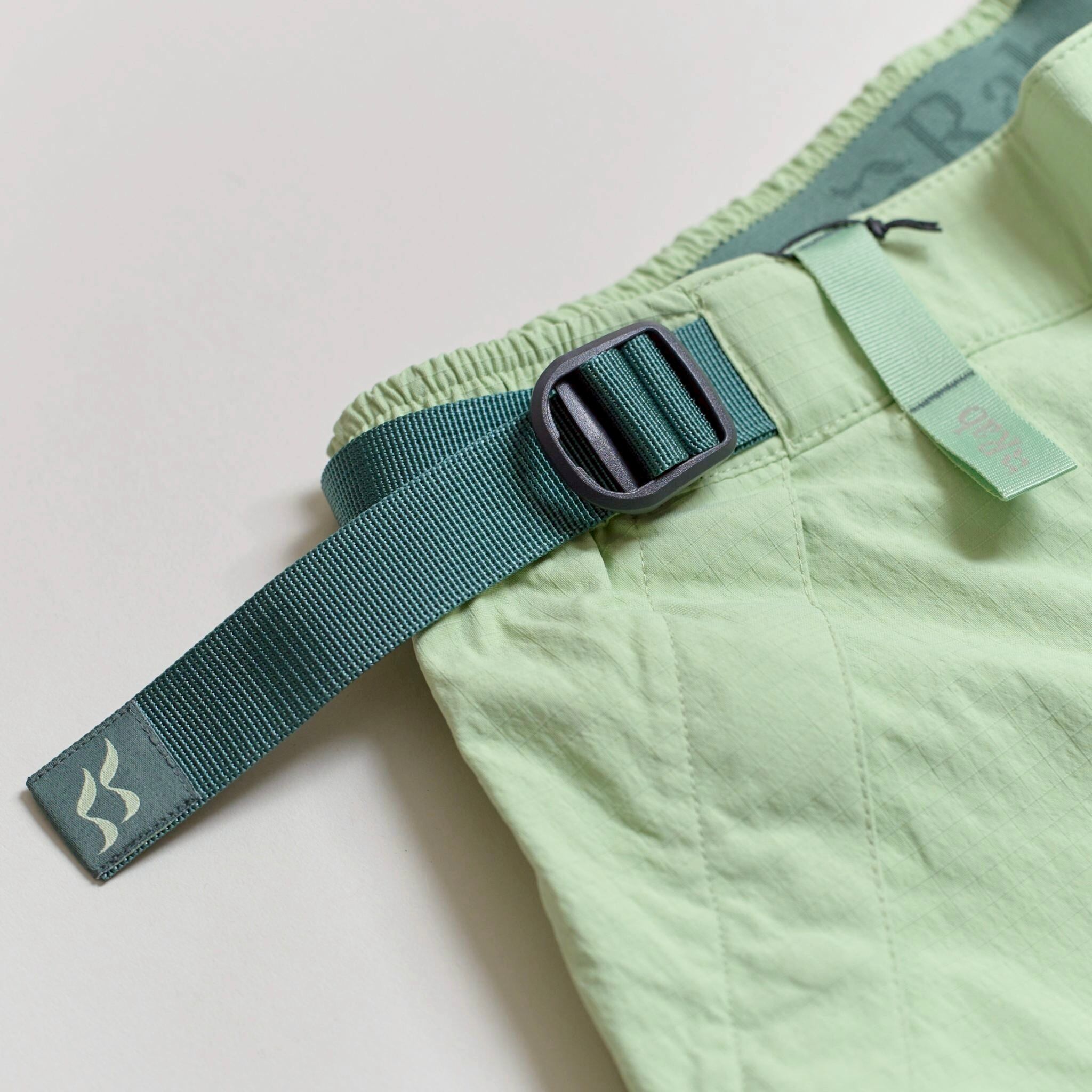 アクセントのあるカラーリングのウェッピングベルト