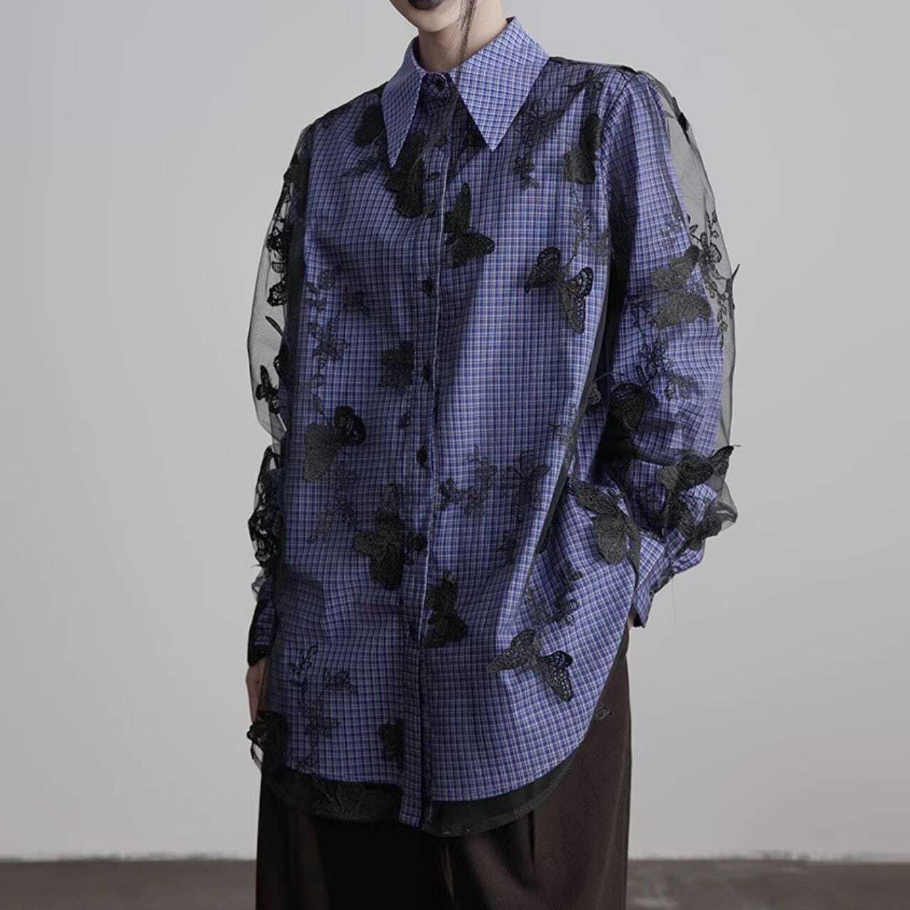 【Butterfly motif lace layered design shirt C1042】