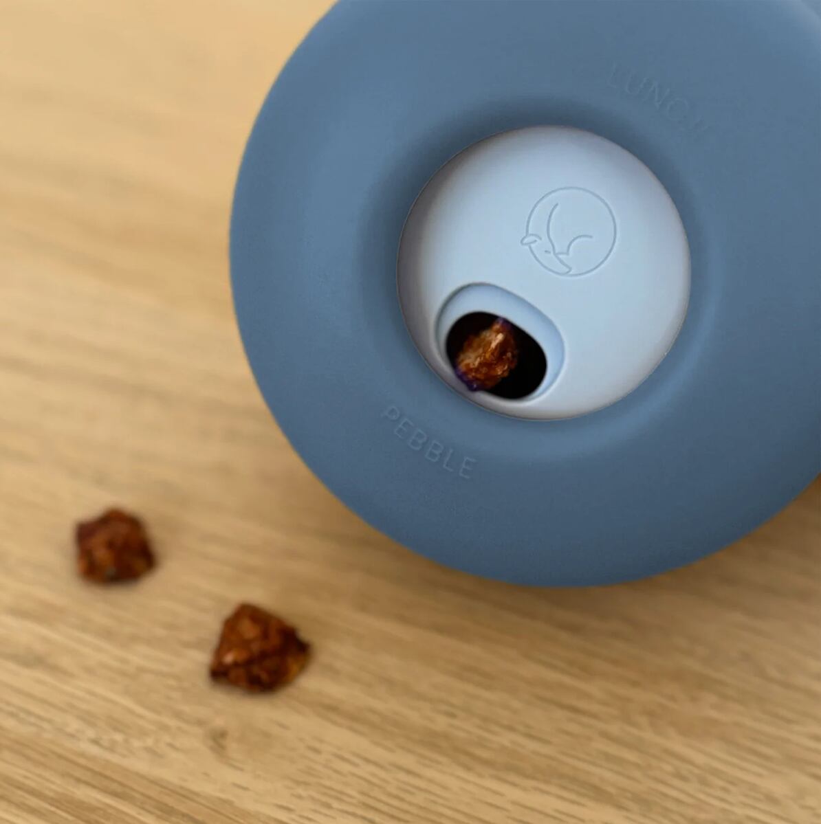 【知育玩具】 付属のブロッカーアタッチメントを使用すると、難易度調整可能の知育玩具に変身。