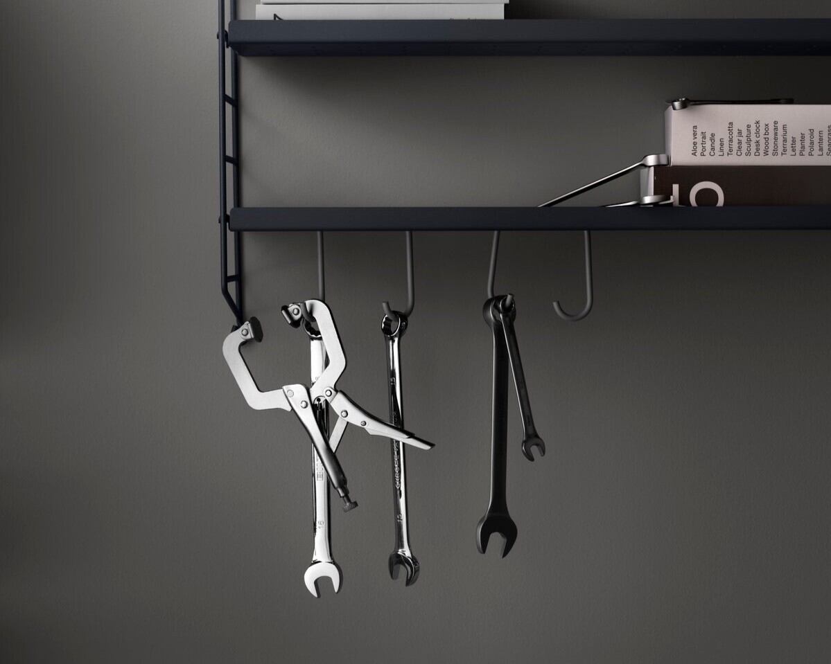 フックやレールをかけることができます。