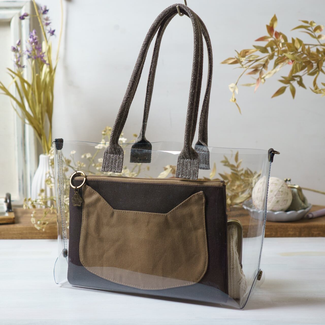 ファスナーポーチを入れて