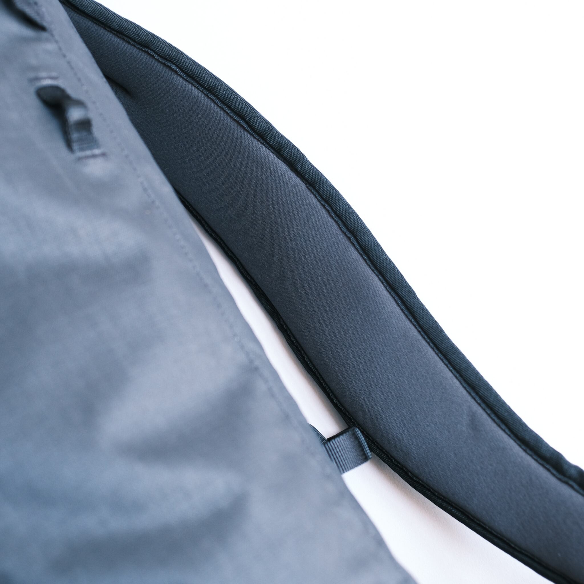 絶妙な低反発のメッシュ生地