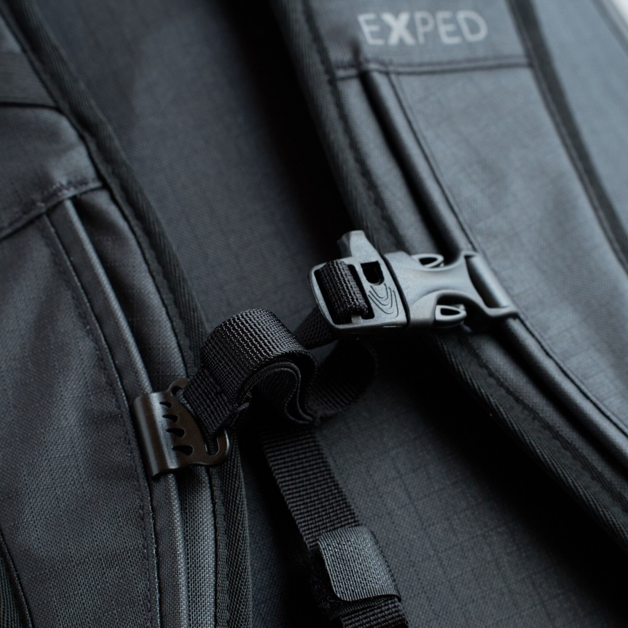 ホイッスル付き、上下に容易に調整できる