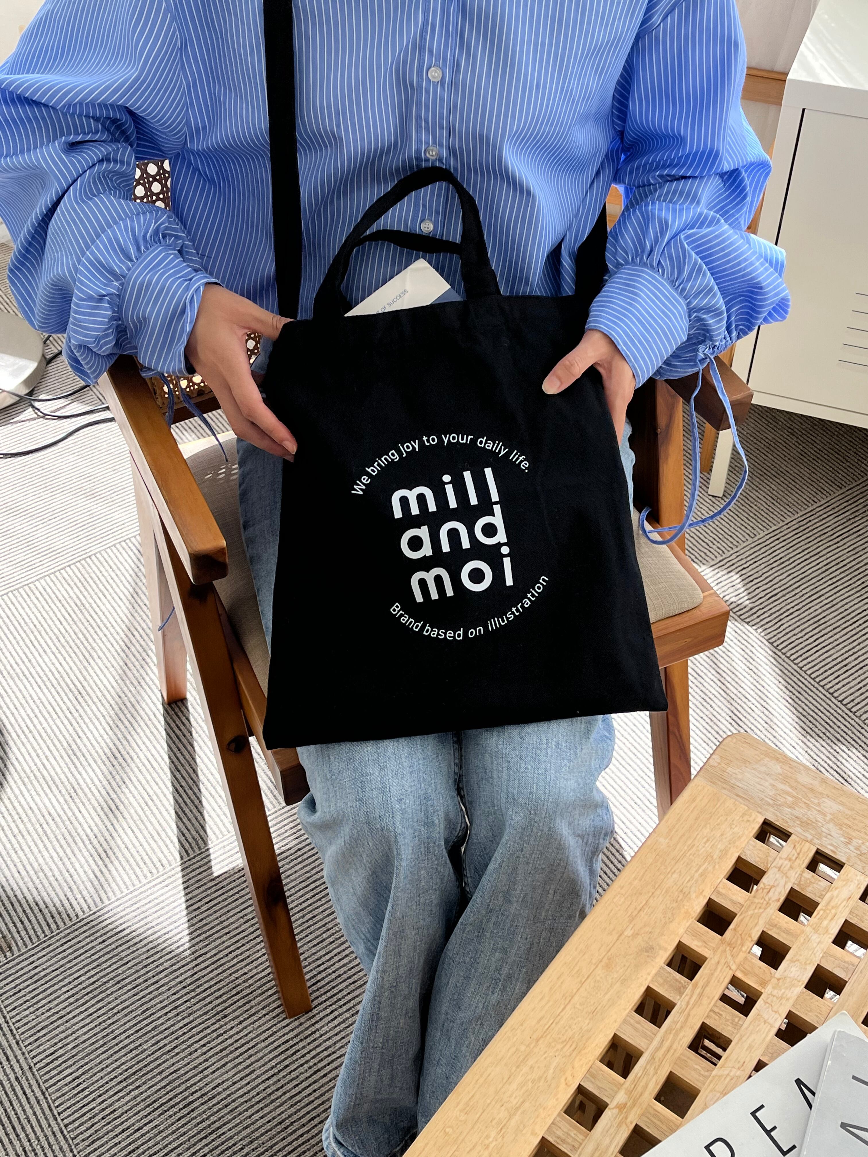 ロゴ（黒地×白文字ロゴ）