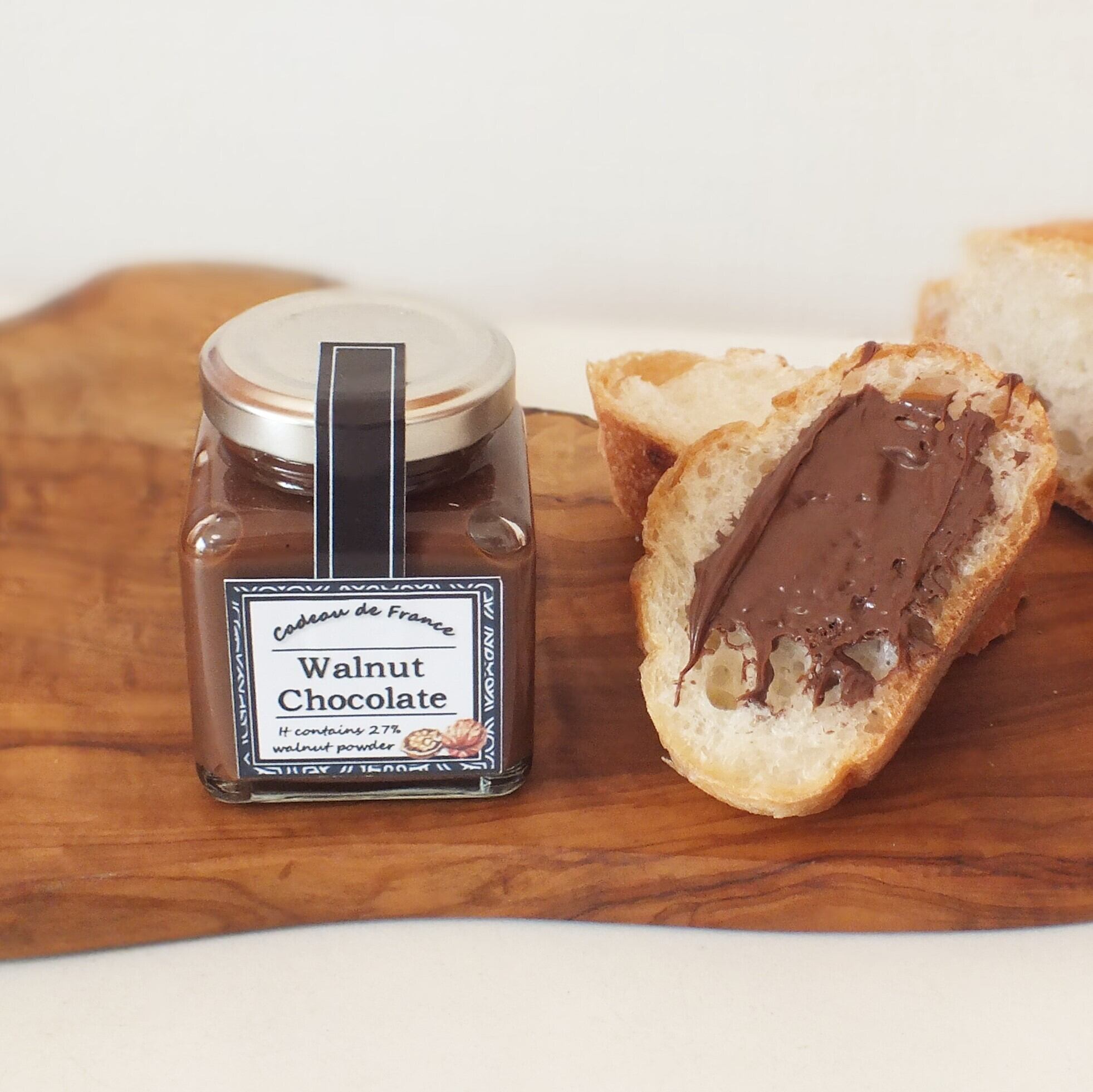 フランスのショコラティエが作る濃厚なチョコクリームとくるみのコラボレーションがたまらない♪