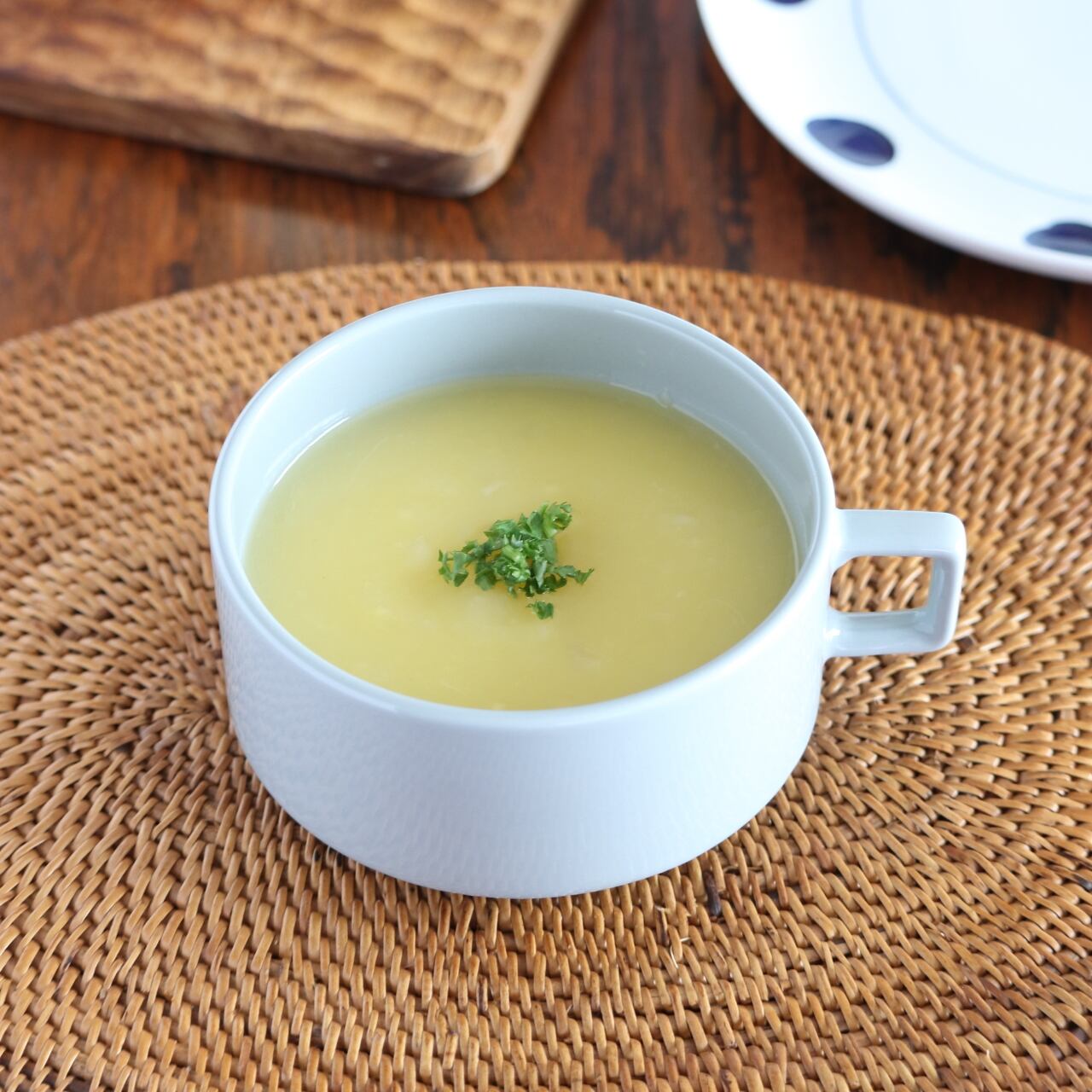 グレーにポテトのポタージュを