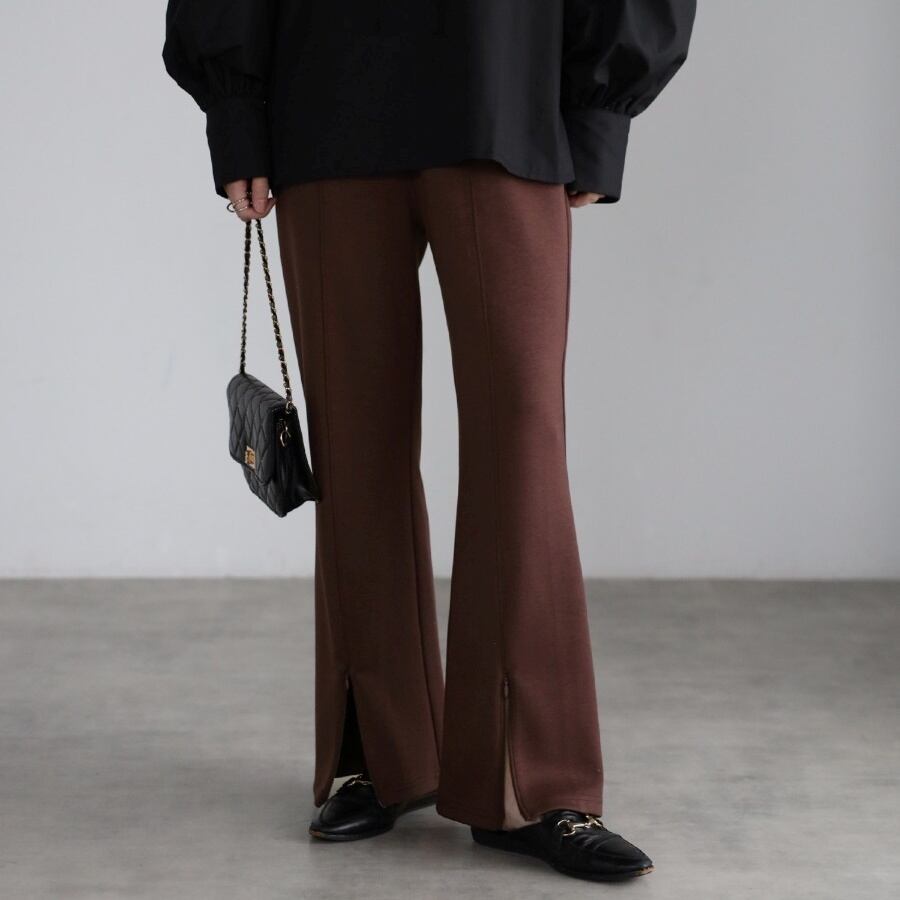 ダークブラウン