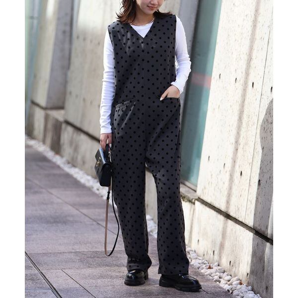 チャコールグレー