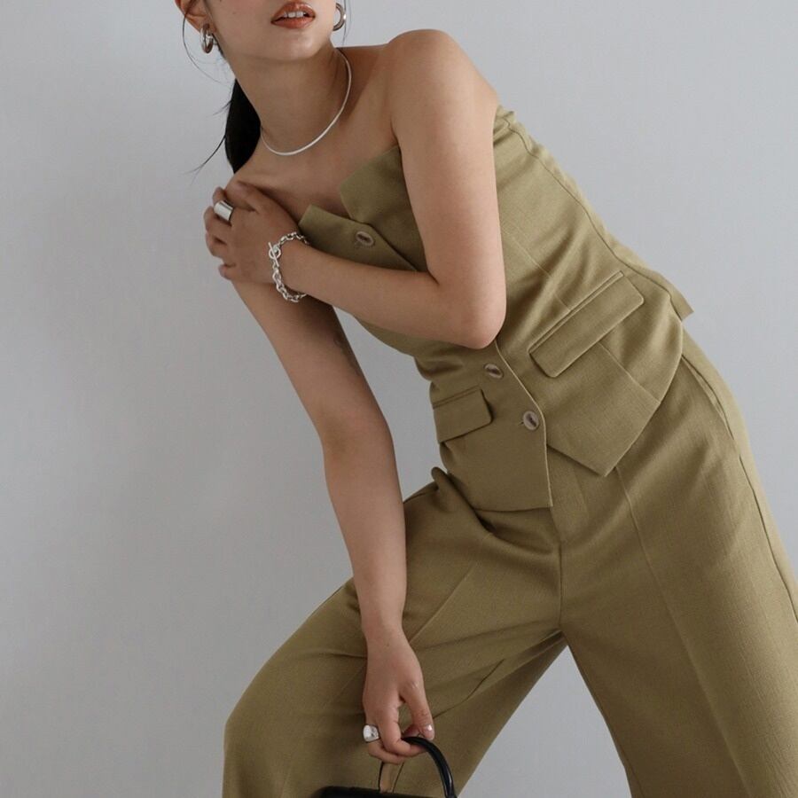 イエローカーキ