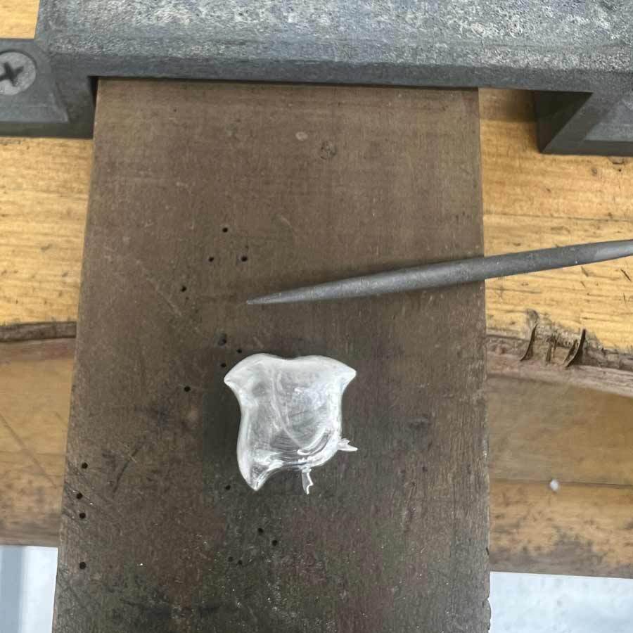 千鳥は大好きなモチーフの一つ。コロンとした愛嬌ある形をめざしました。