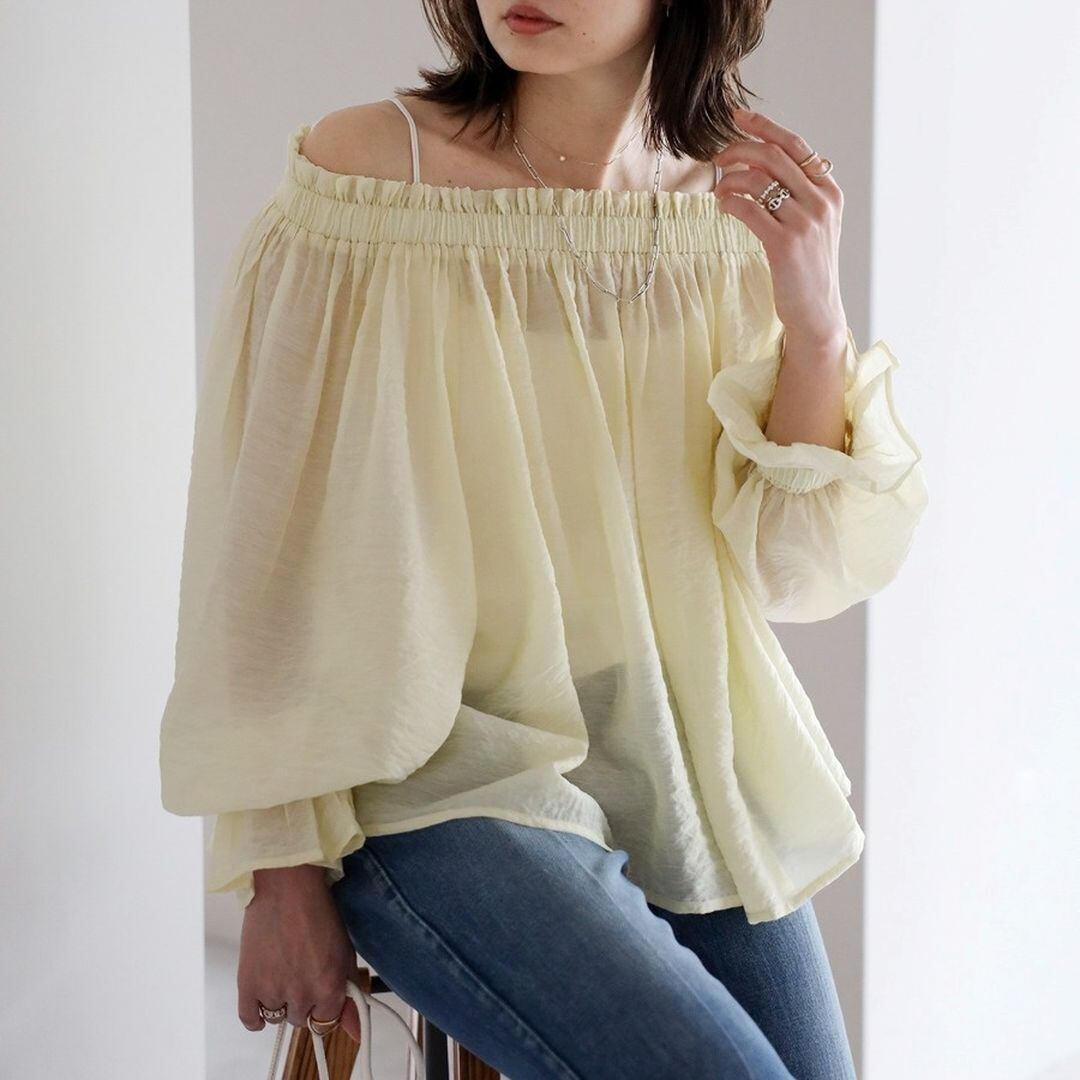 ライトイエロー