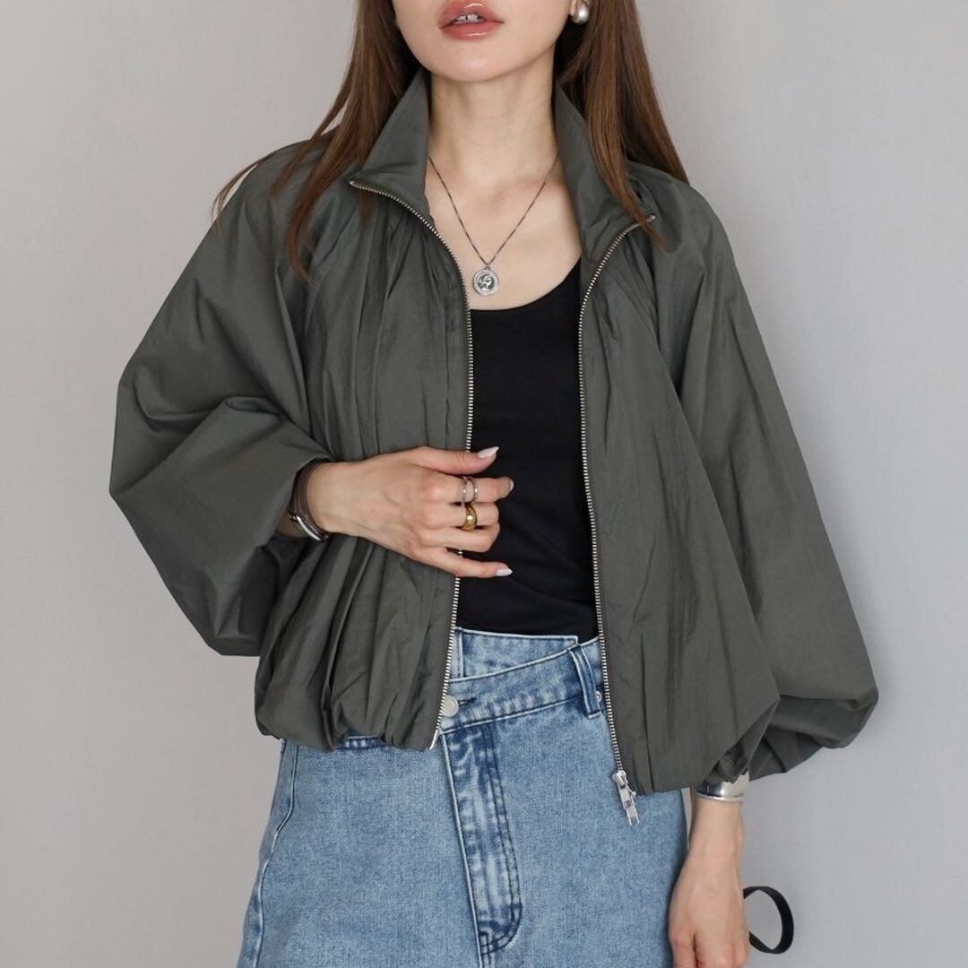 チャコールグレー