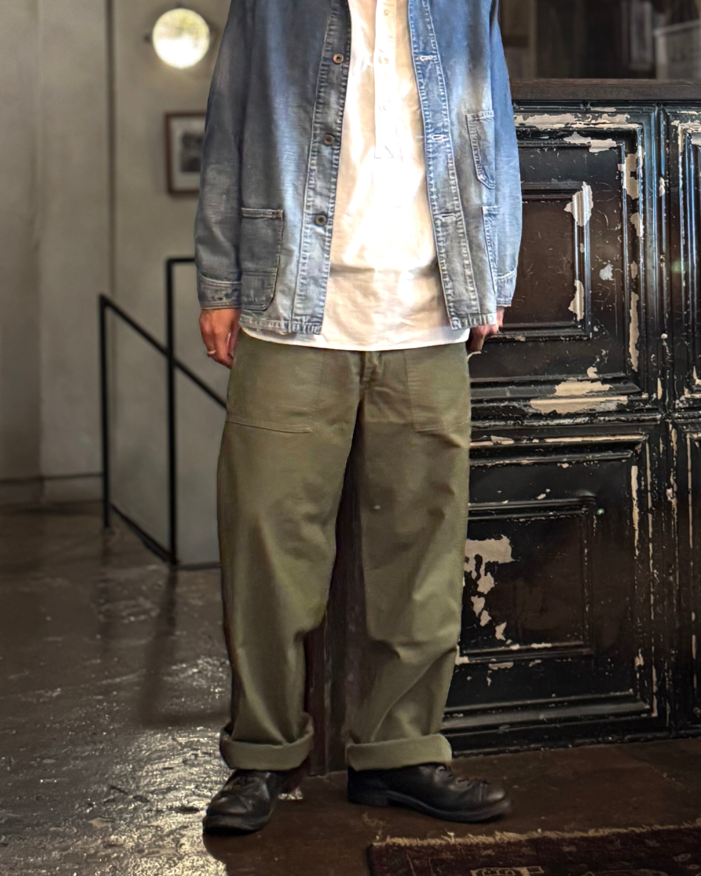 177cm 60kg 32インチ着用