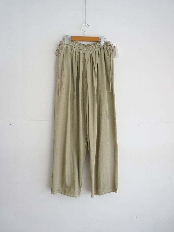 ライトオリーブ