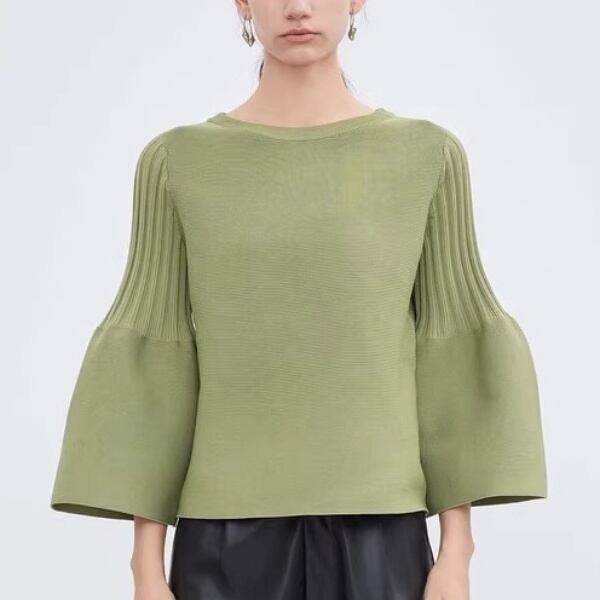 ライムグリーン