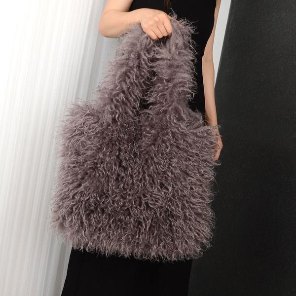 スモークブラウン