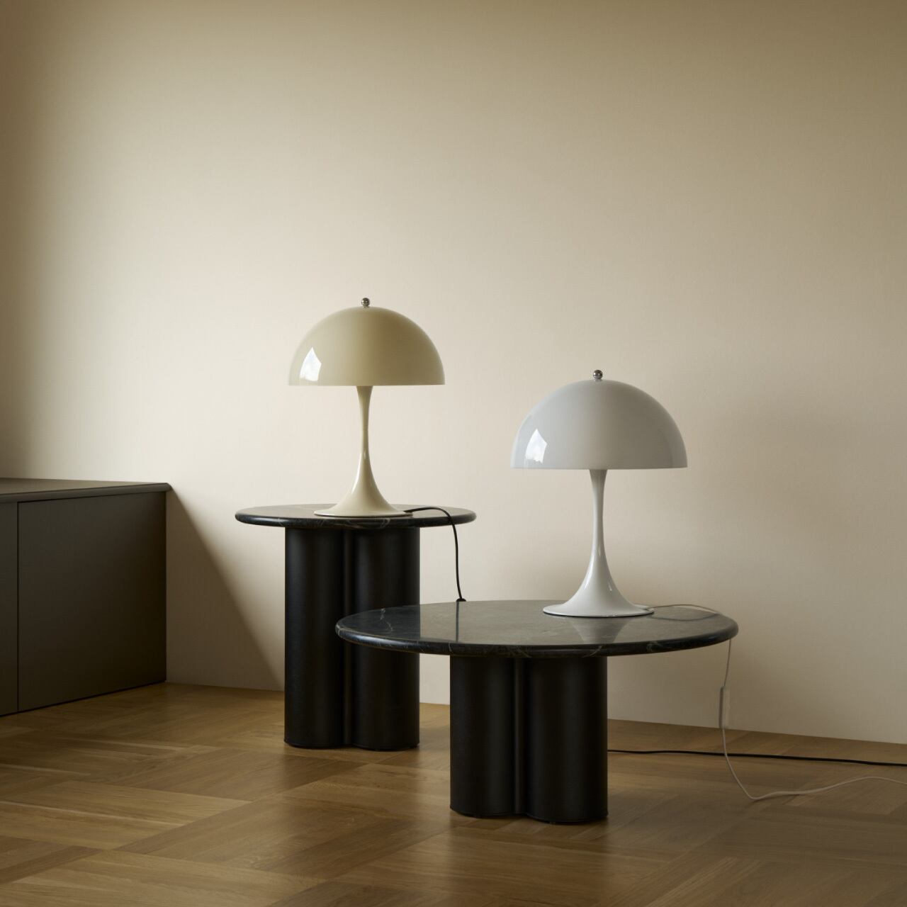 オパール・ベージュ（左）とオパール・ホワイト（右） OFF