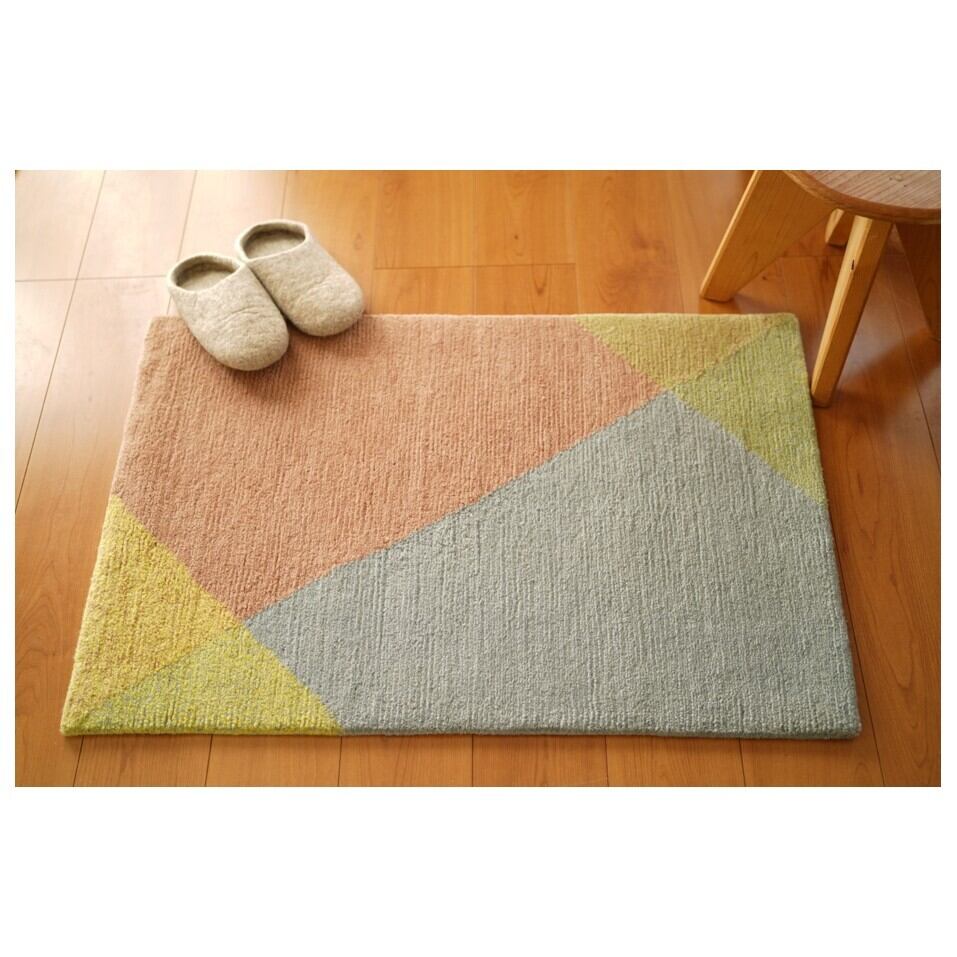 玄関に優しい色合いが広がる玄関マットが出来ました！