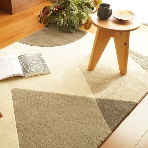 今回ベースになったナチュラルカラーのSANKAKU