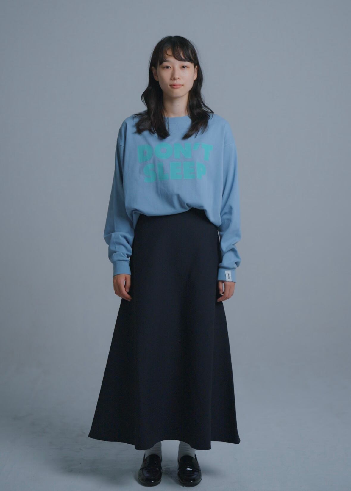 163cm女性：サイズM、ブルー着用