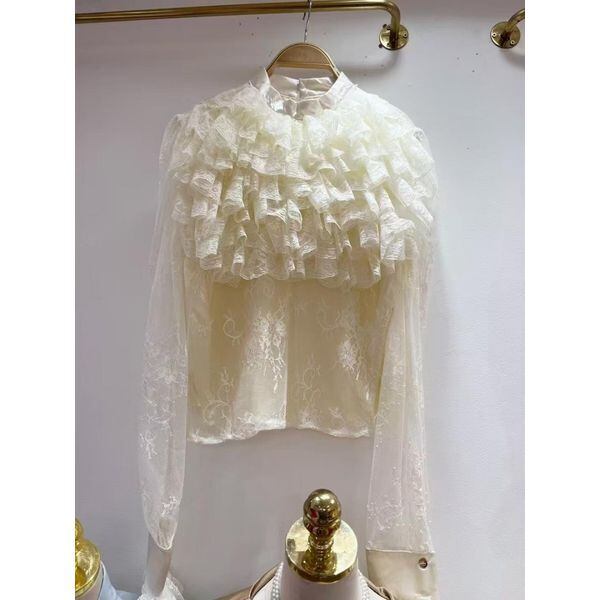 ライトベージュ